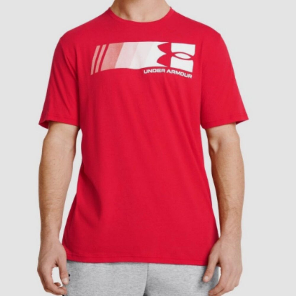 Men’s Red Under Armour Athletic T-Shirt Loose Fit Gym Workout Size M